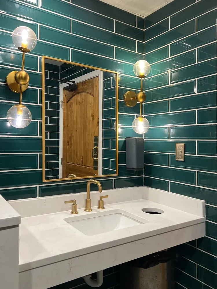 bathroo vanity with sconces